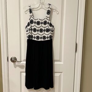 Loft Black and White Embroidered Flower Dress 00P
